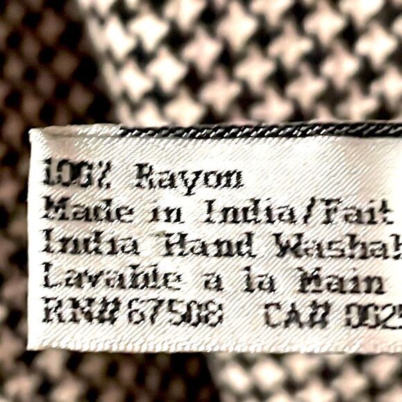 Collection XIIX Soft rayon fringed black & white houndstooth pattern large scarf - Picture 8 of 8